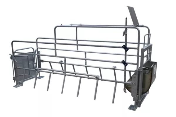 Hog Slat Advantage Farrowing Crate